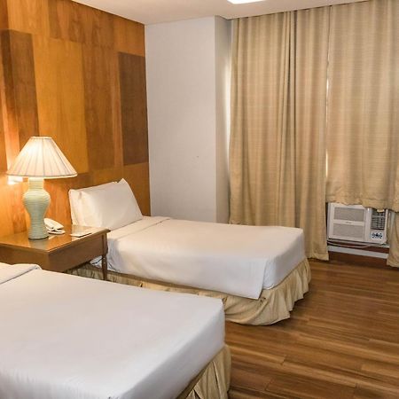 La Fiesta Hotel Iloilo City Luaran gambar