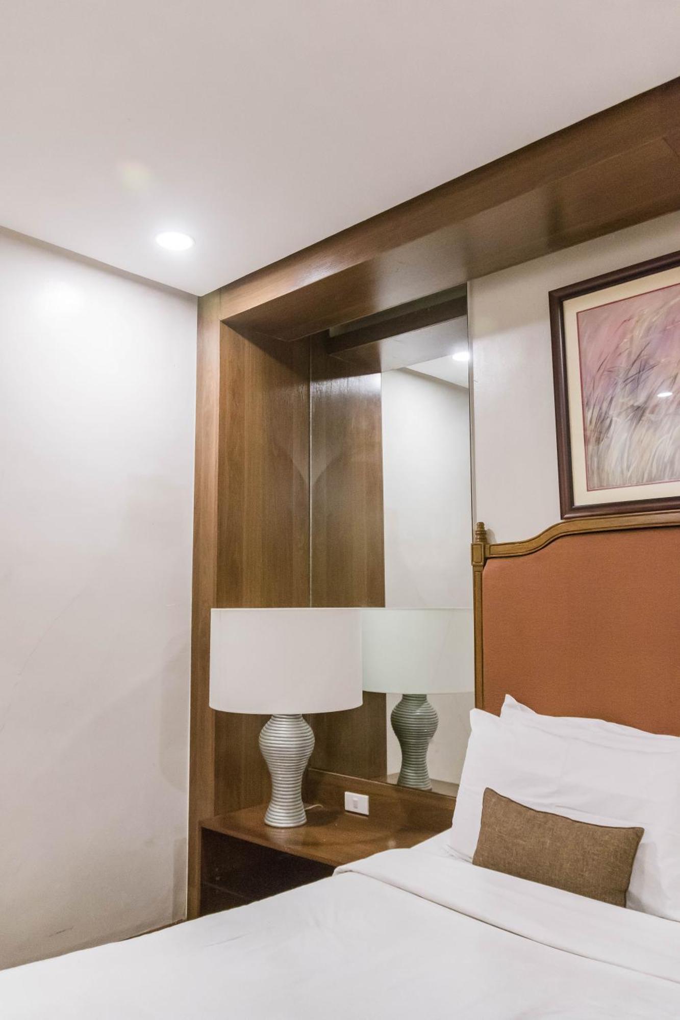 La Fiesta Hotel Iloilo City Luaran gambar