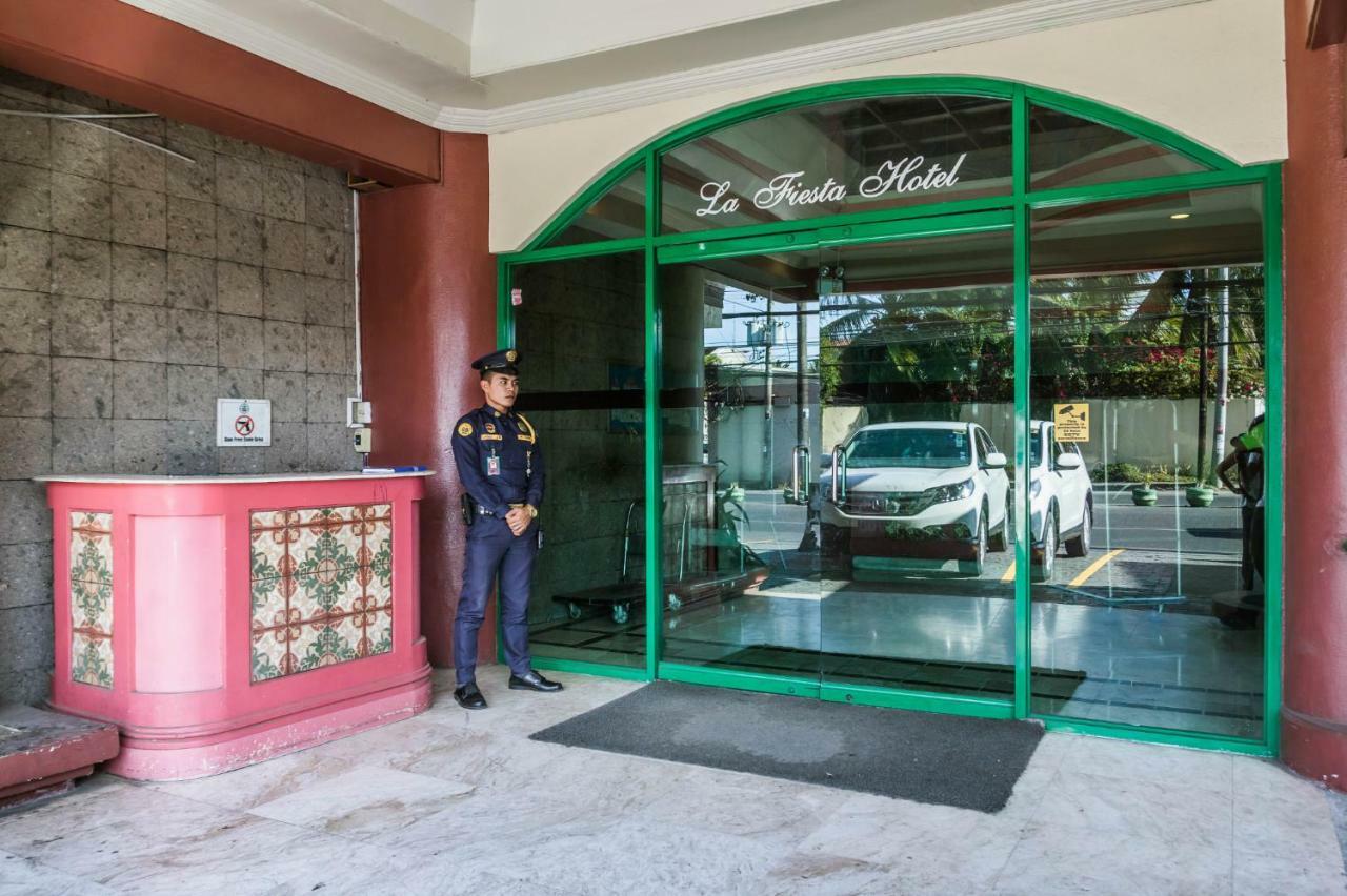 La Fiesta Hotel Iloilo City Luaran gambar
