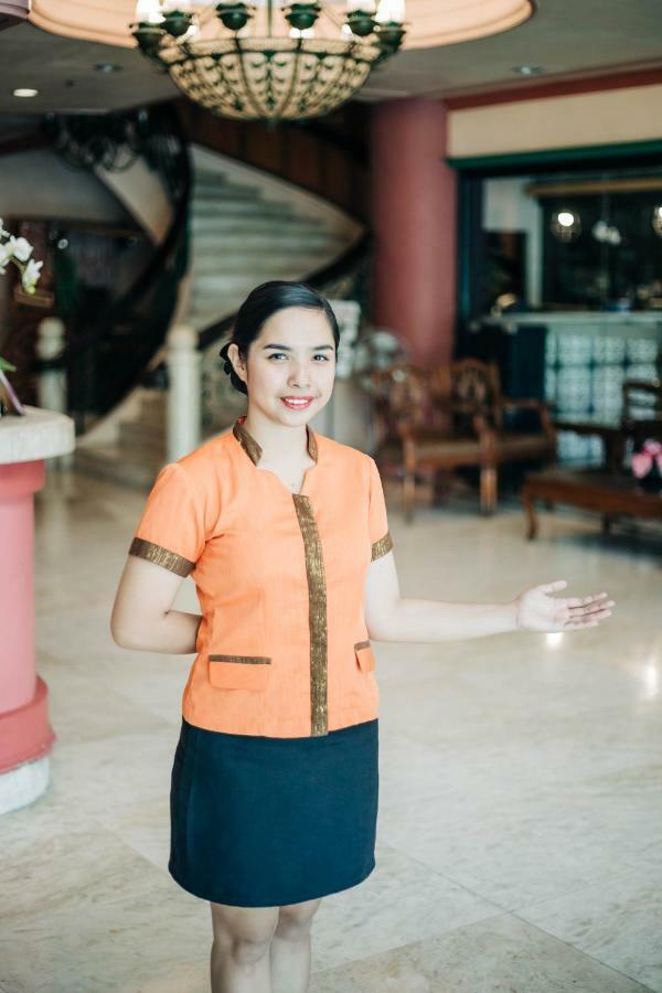 La Fiesta Hotel Iloilo City Luaran gambar